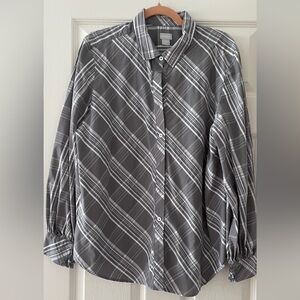 CHICO’S Long Sleeve Button Down Shirt Size 3 (XL or 16) White & Gray Plaid